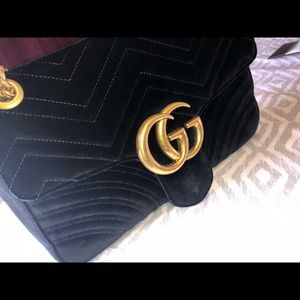 Gucci ‘GG’ Marmont Medium Velvet Bag